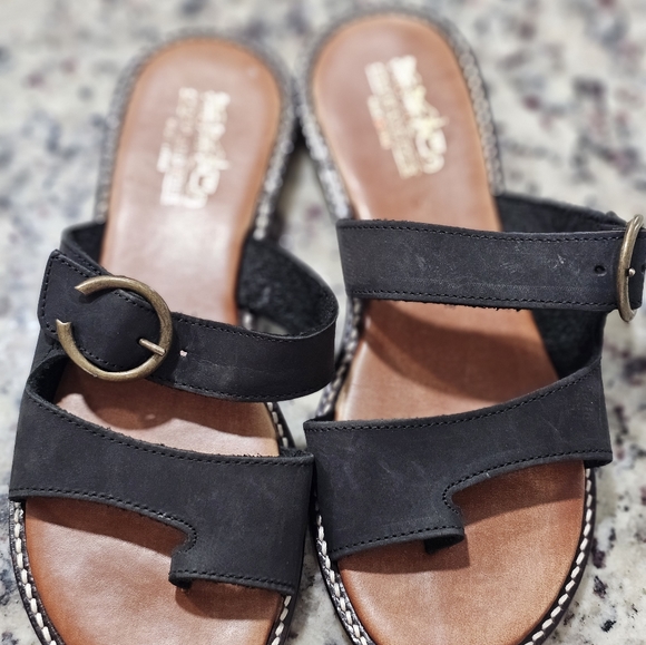 Coach And Four Tucano Sandal - Picture 5 of 11